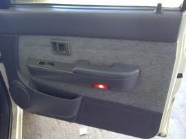 1999 TOYOTA TACOMA, WHITE, SR5, EXTD CAB, 2.4L, AT, 2WD.   Z26331